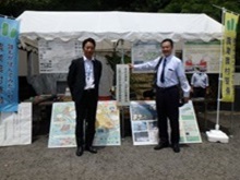 施策PRブースでの郷局長