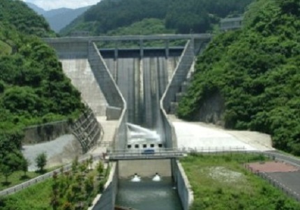 志河川ダム近景写真