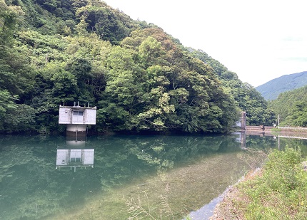 千原取水塔遠景写真