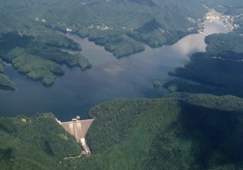 面河ダム遠景写真