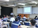 香川県立農業大学校で農業施策を説明