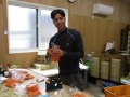 ニンジン出荷作業中の水嶋さん