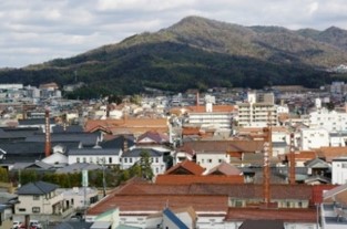 西条酒造通りの景色