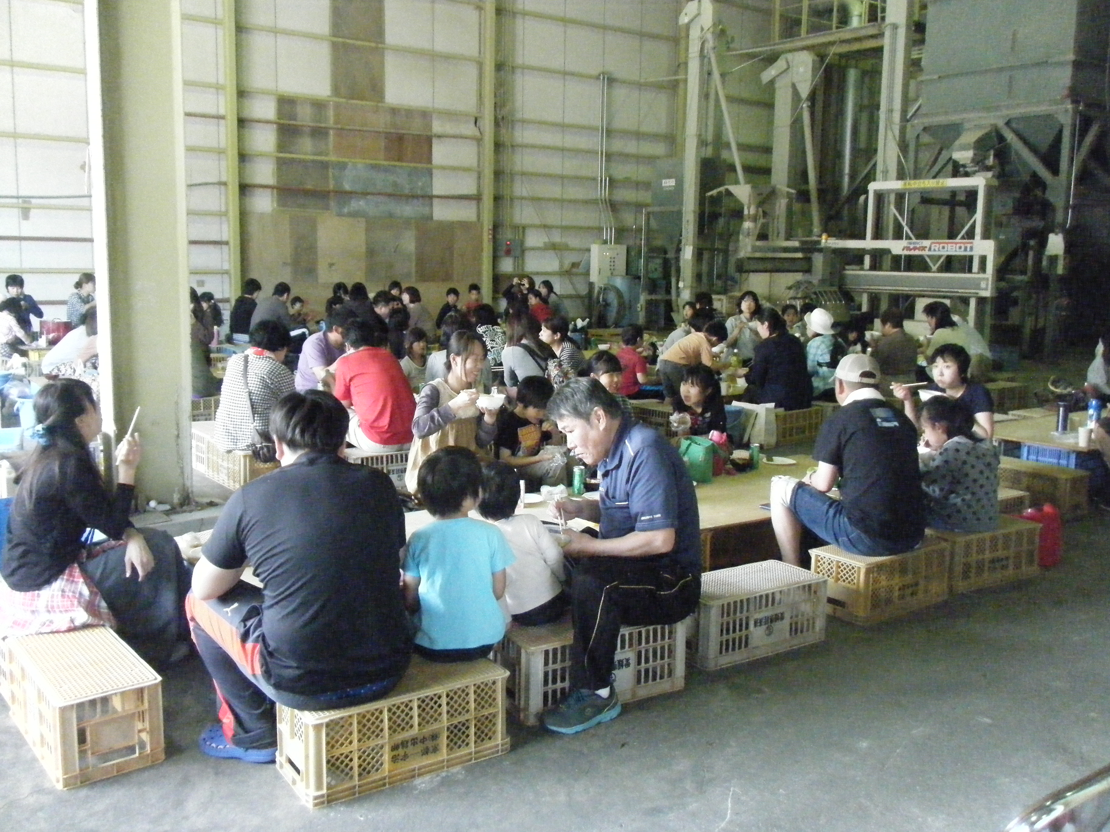 きじ鍋とおにぎりの昼食交流