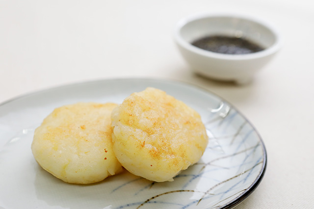 Imomochi(potato rice cake)／Imodango(potato dumplings)