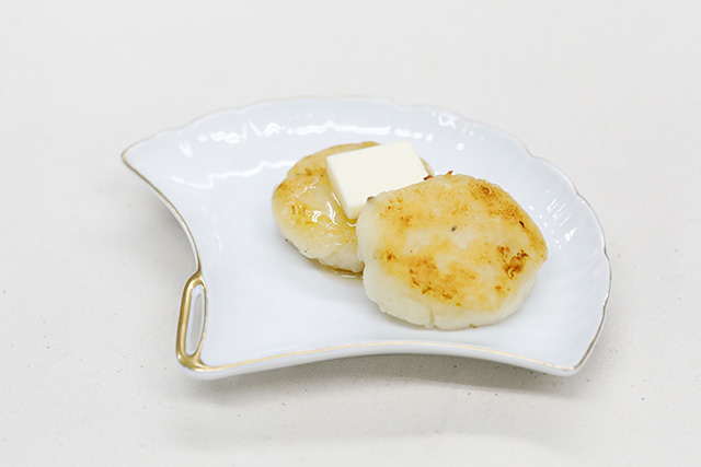 Imomochi(potato rice cake)/Imodango(potato dumplings)