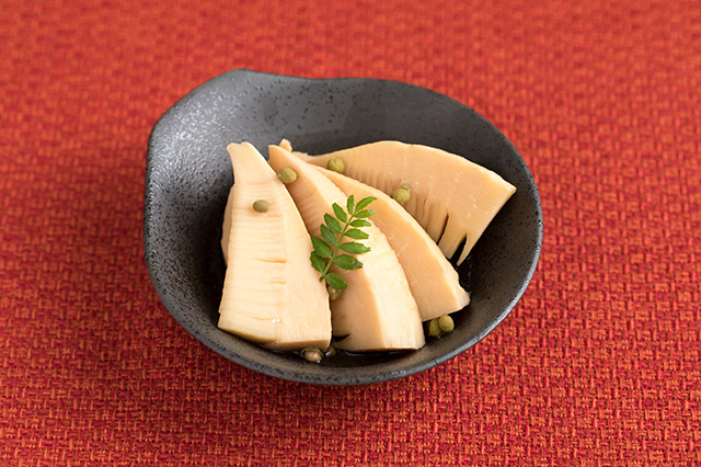 Takenoko sanshouni(simmered bamboo shoots with Japanese pepper)