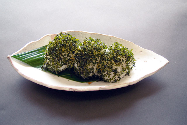 Wakame musubi