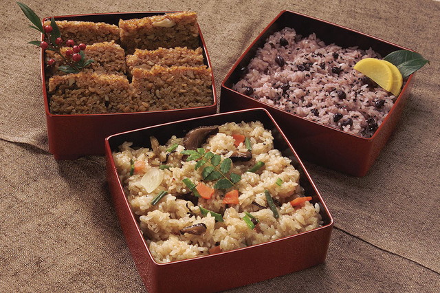Tenko azuki no Sekihan(Red Rice with Black-eyed Peas)