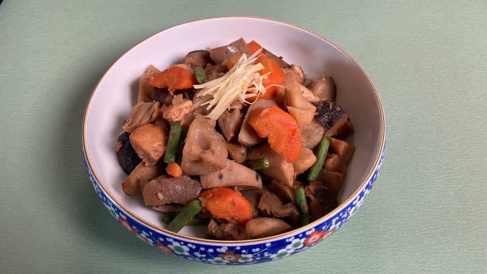 Gameni (chicken stew)