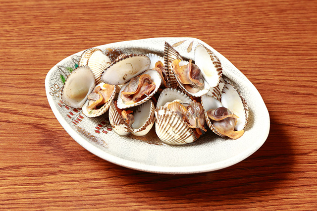 Steamed blood clams (akagai garan mushi/akagai no kara mushi)