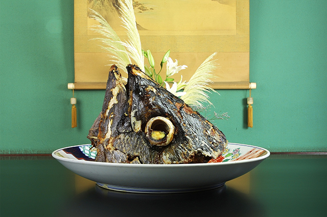 Maguro no Kabutoyaki (Grilled head of tuna)