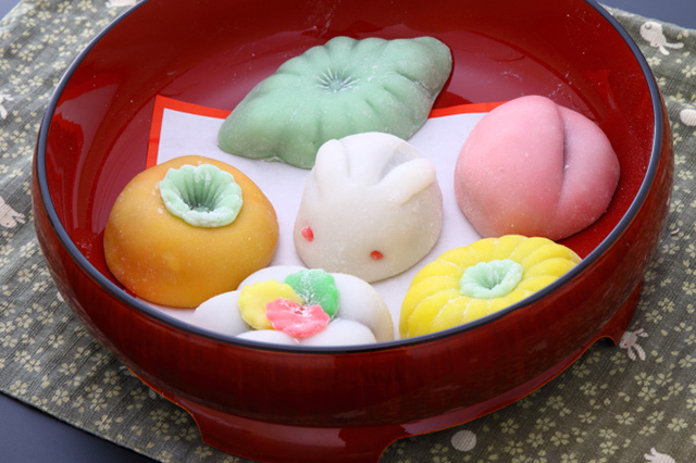 Hina Manju (Spring Steamed Bun)