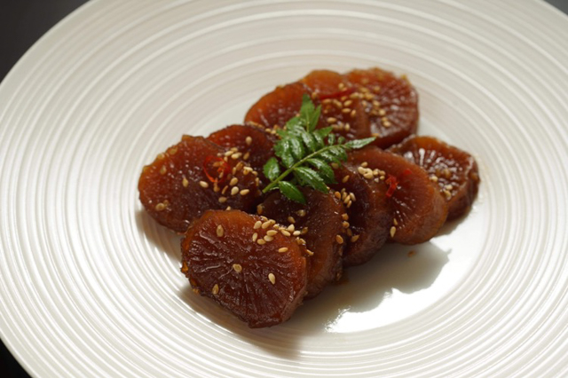 Ahodaki (Simmered pickled daikon radish)