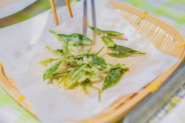 Ocha no ha tempura (Green tea leaf tempura)