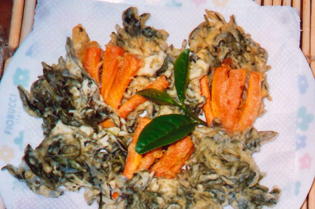 Ocha no ha tempura (Green tea leaf tempura)