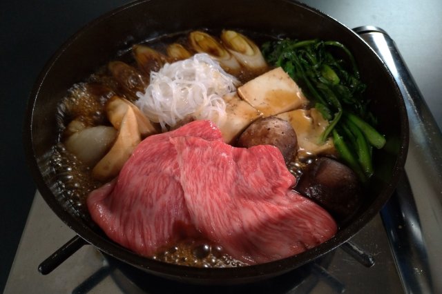 Sukiyaki (Beef hot pot)