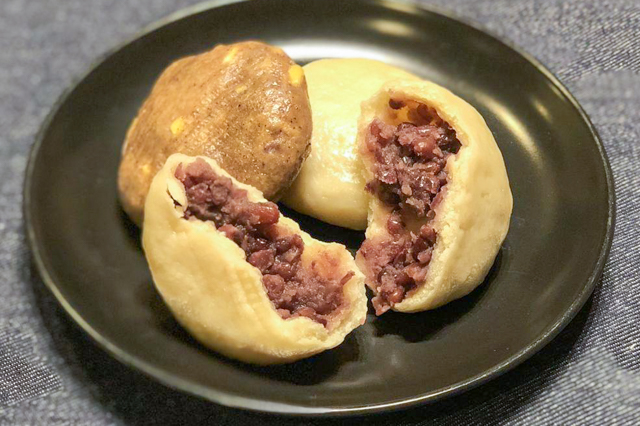 Anbin (Red Bean Dougnuts)