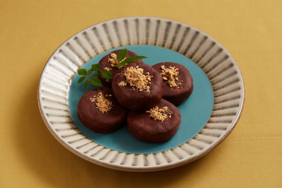 Aka-mochi (Red Rice Cake)