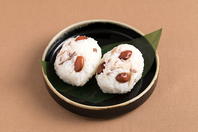 Okata-Zushi (Sushi Rice Balls with Mackerel and Beans)