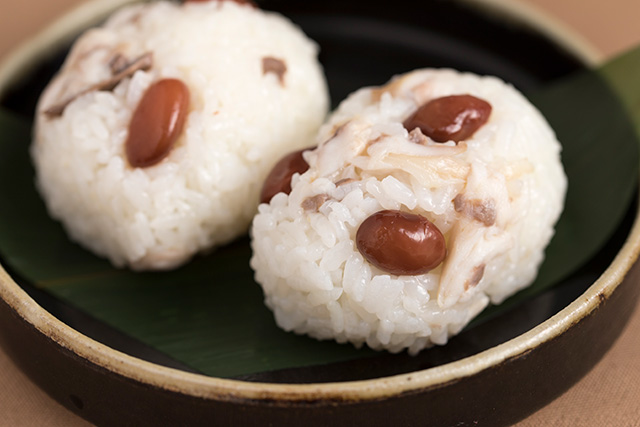 Okata-Zushi (Sushi Rice Balls with Mackerel and Beans)