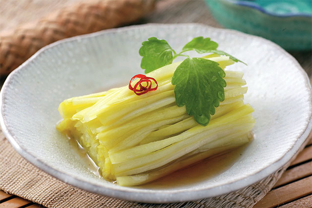 Kinira-no-Ohitashi (Boiled Yellow Chives in Ponzu Soy Sauce)