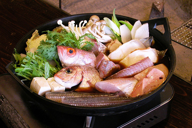 Heka (Fish Sukiyaki Hot Pot)