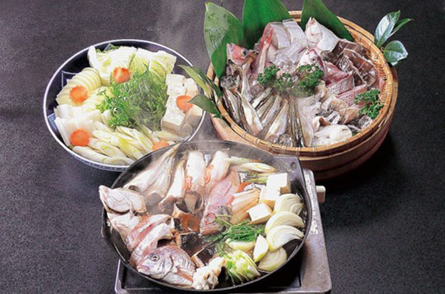 Heka (Fish Sukiyaki Hot Pot)