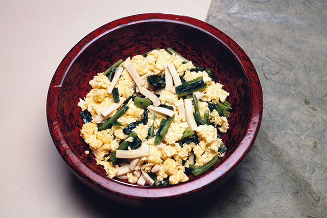 Shimi-dofu no Tamago-toji (simmered Freeze-dried Tofu with Eggs)