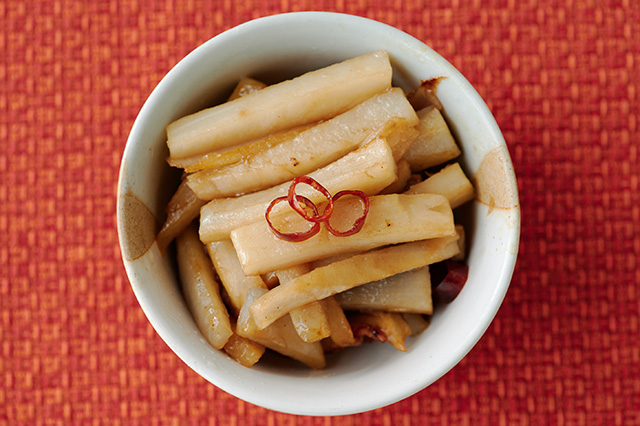 Renkon no Kinpira (Kinpira made of lotus root)