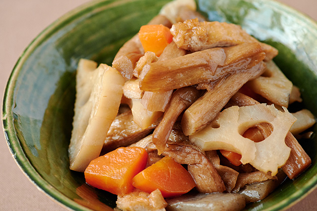 Imogara no itame-ni/Imogara no gomoku-ni (stir-fry and simmer Japanese taro’s stalk)