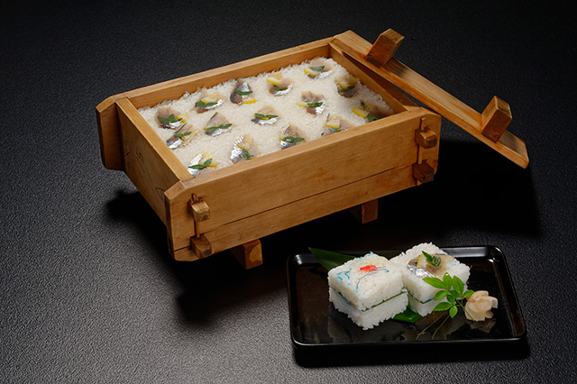 Oshi-zushi (Sushi pressed overnight)