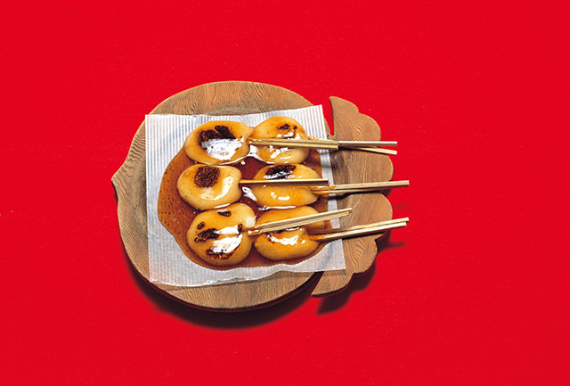 Jambo Mochi (Japanese Rice Cake Dipped in Sauce)