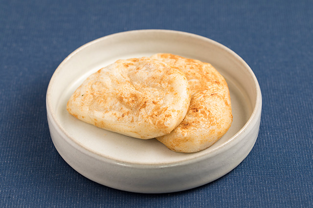 Natto-Mochi (Fermented soybeans rice cake)