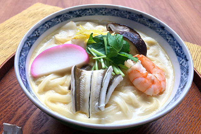 Odamaki-mushi (Steamed egg custard noodle)