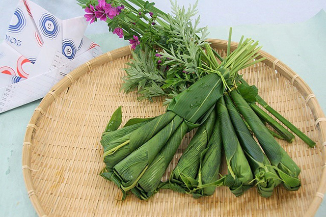 Sasamaki (Mochi rapped in Bamboo Leaves)