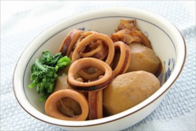 Ika-Satoimo-Nimono (Squid and Satoimo(=Japanese taro) stew)