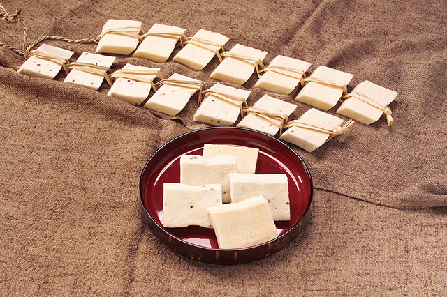 Hoshi-mochi (Dried rice cake)