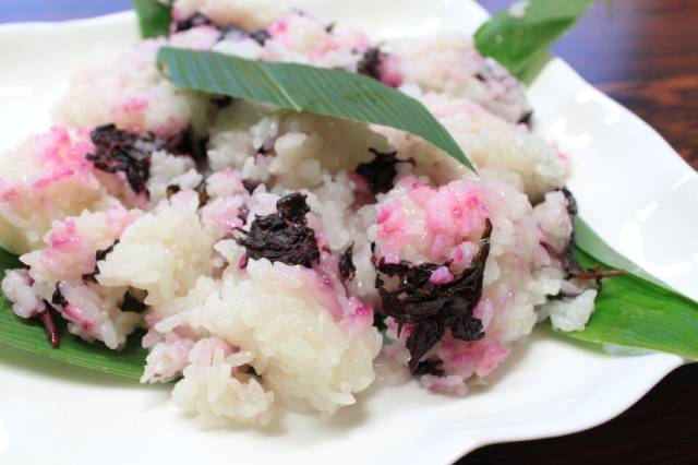 Aka-zuke/Aka-zushi (Red Shiso sushi)