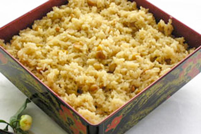 Cha-meshi (rice boiled in tea flavored with sake and shoyu)