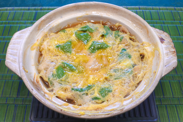 Yanagawa-nabe (stewed loach with egg)