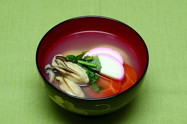 Kaki Zoni (Japanese Soup made with Rice Cakes and Oysters)