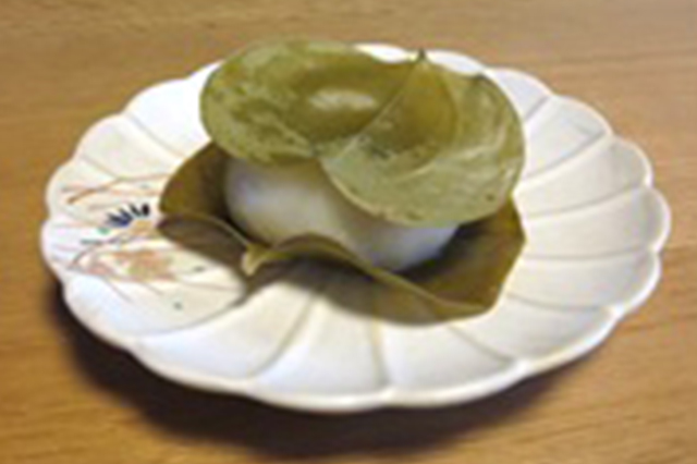 Ibitsu Mochi (Red bean paste mochi)