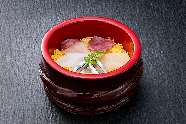 Sake Zushi (Sushi made with Seasonal Ingredients and Local Sake)