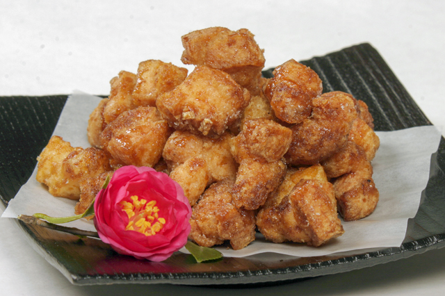 Meno Mochi Arare (Bite-sized Japanese Rice Crackers made from Old Decorations)