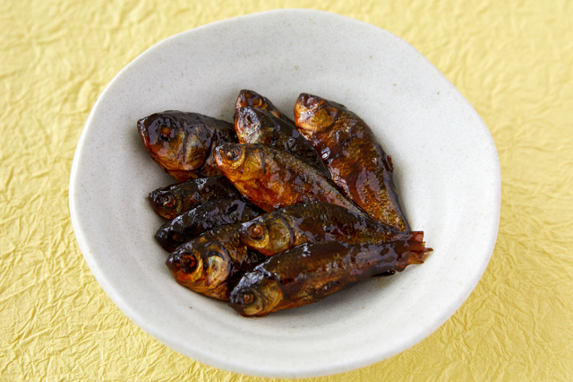 Kobuna-no-kanroni (Sweet and Savory Simmered Small Crucian Carp)