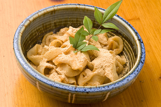 Yaseuma (Thinly Rolled Out Flour Sprinkled with Roasted Soybean Flour )