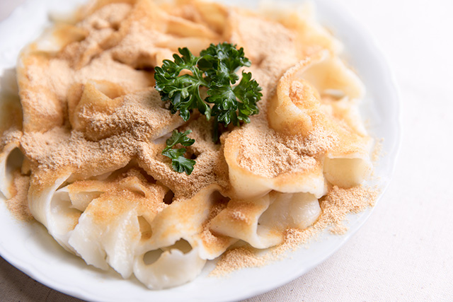 Yaseuma (Thinly Rolled Out Flour Sprinkled with Roasted Soybean Flour )