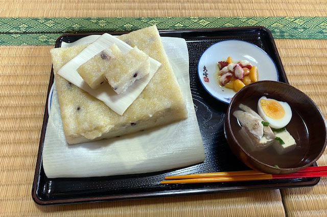 Iyachi (Dough made from Glutinous rice steamed and served on Japanese banana leaf)