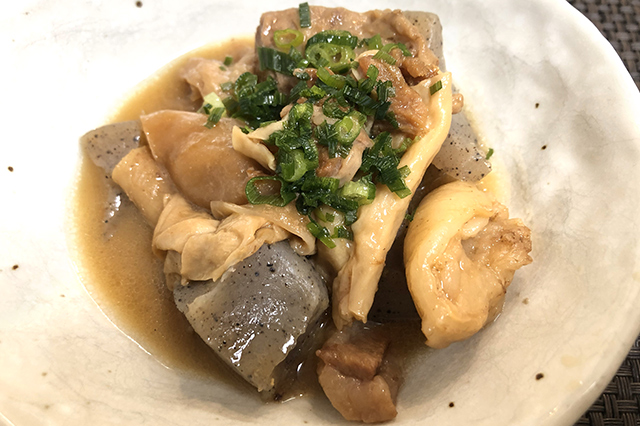 Doteyaki (Grilled beef tendon with piled miso along the edge of an iron pot)